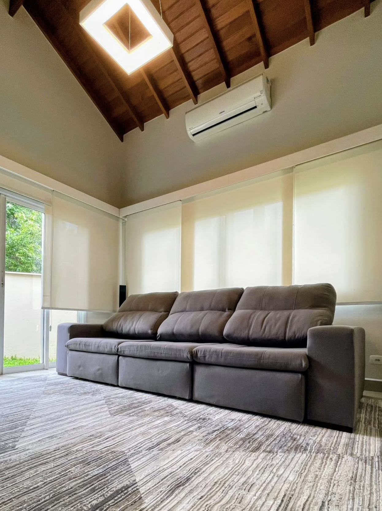 Living room sofa cleaned by House Clean
